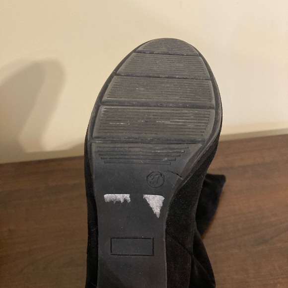 Knee-High Suede Heeled Boots - Picture 4 of 4